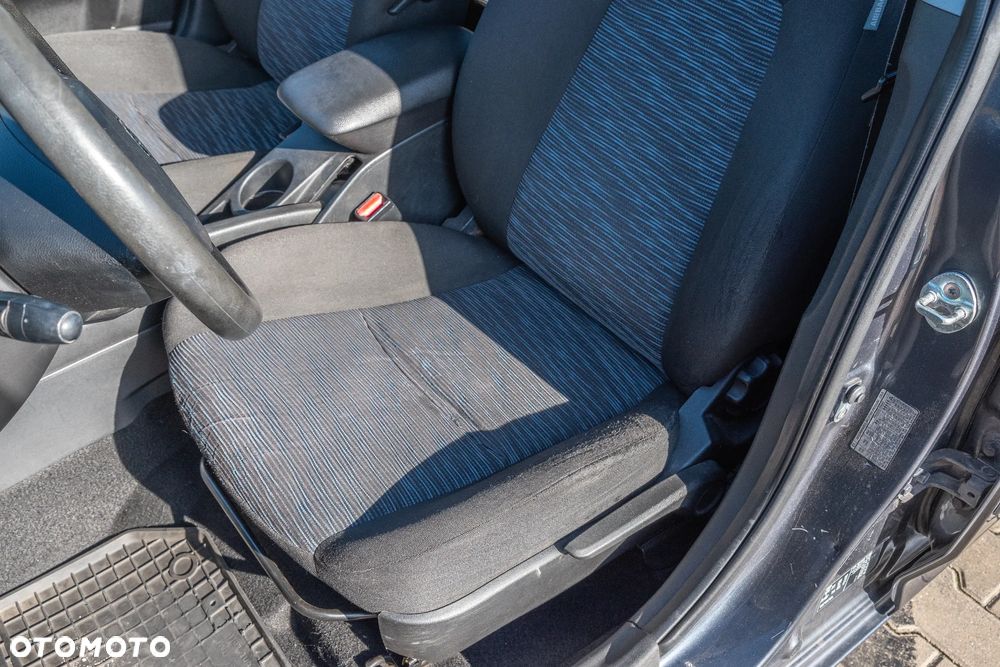 Kia Ceed - 4