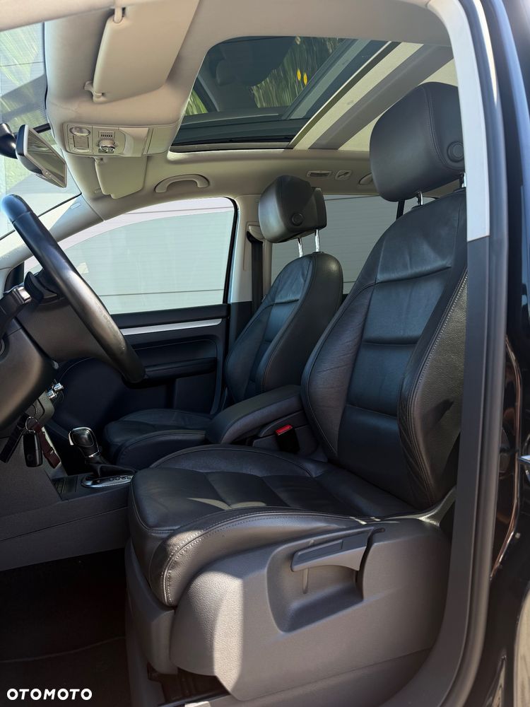 Volkswagen Touran 2.0 TDI DPF Highline DSG - 2