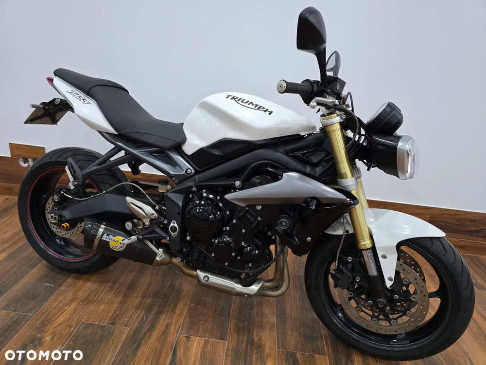 Triumph Street Triple - 16