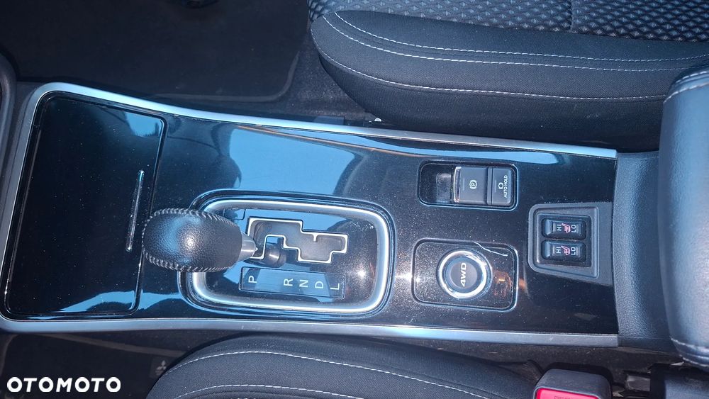 Mitsubishi Outlander 2.0 Intense Comfort 4WD CVT - 35