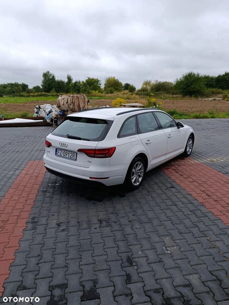 Audi A4 Avant 2.0 TDI S tronic - 23