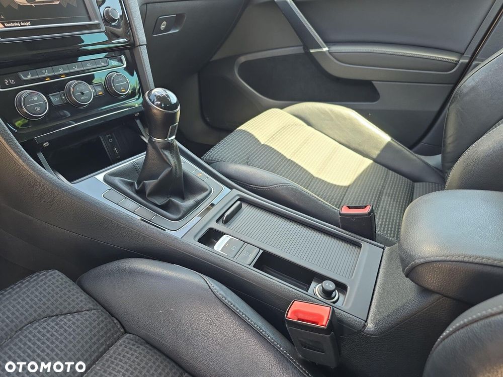 Volkswagen Golf - 15