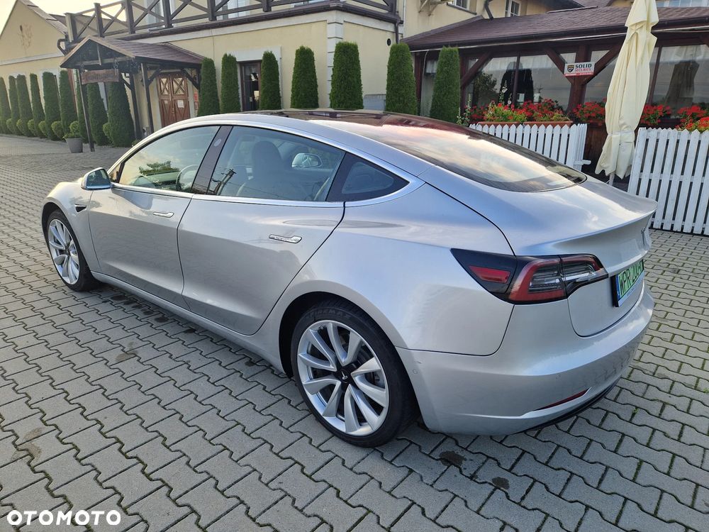 Tesla Model 3 Long Range AWD - 11