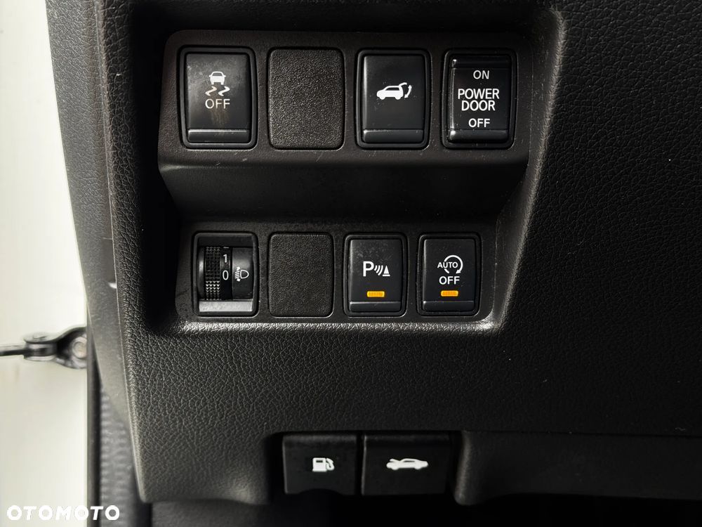 Nissan X-Trail 1.6 DCi N-Connecta - 25