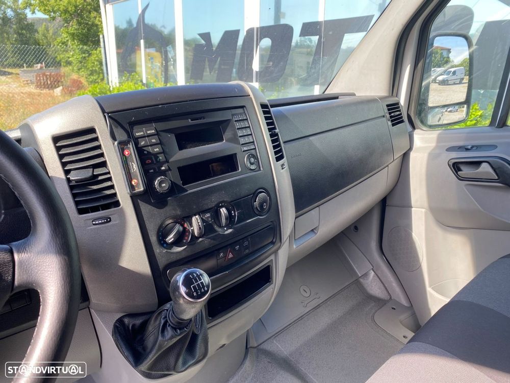 VW Crafter 35 2.0 TDi 109 Longo Tecto Alto BlueMotion - 11