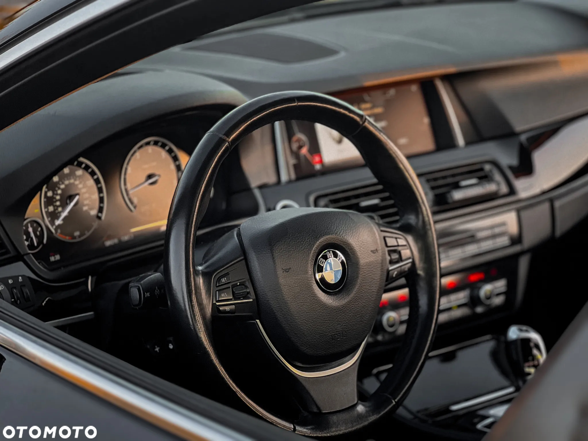 BMW Seria 5 528i xDrive Luxury Line - 19