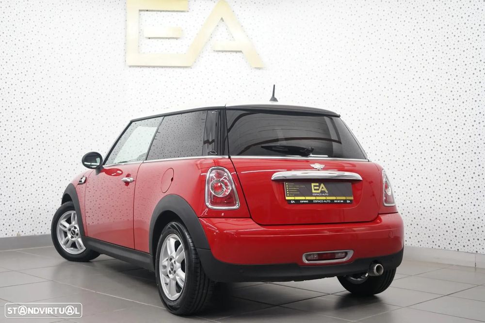 MINI 3 Portas Cooper D - 4