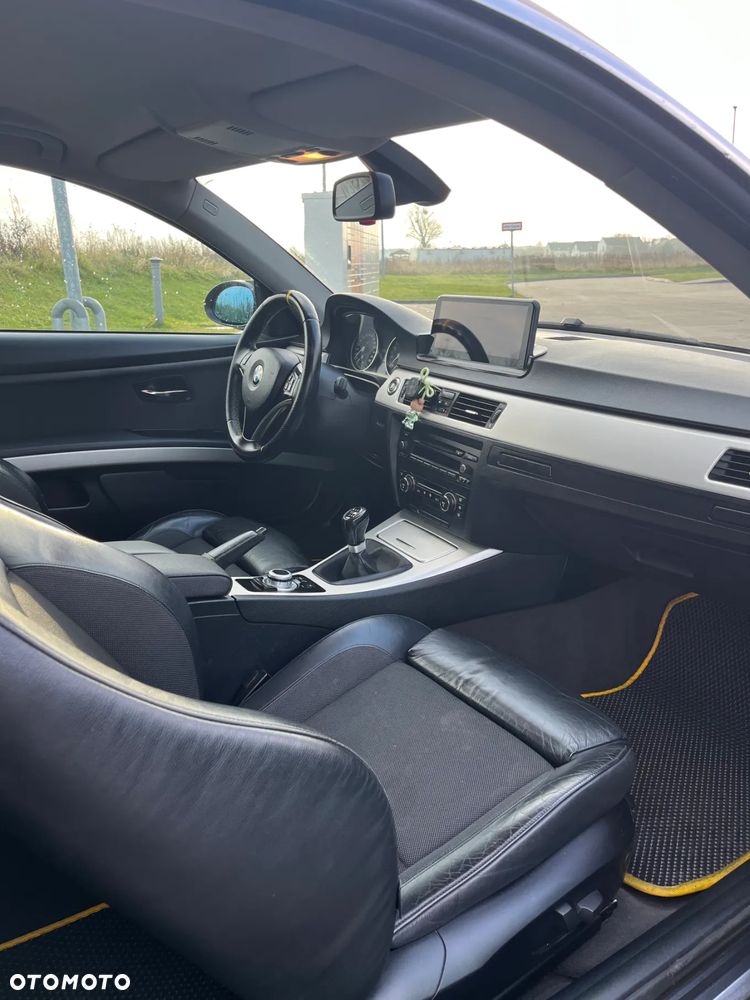 BMW Seria 3 325i - 10