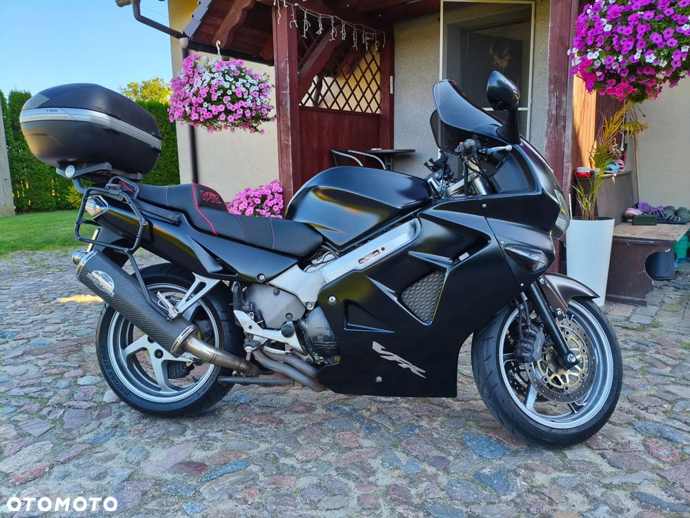 Honda VFR - 2