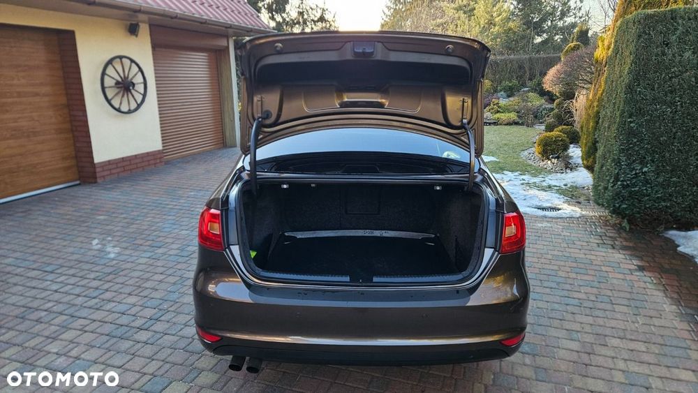 Volkswagen Jetta 1.4 TSI Trendline - 22