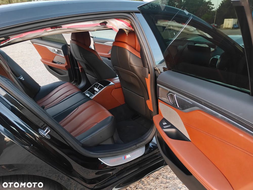 BMW Seria 8 - 14