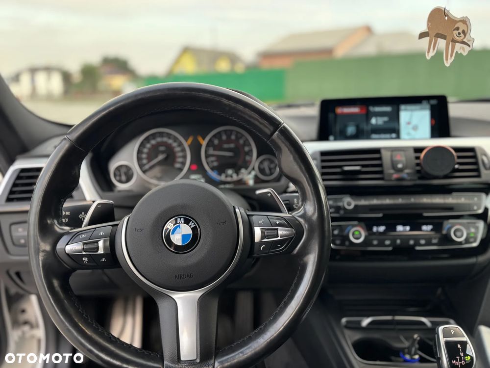 BMW Seria 3 340i xDrive Edition M Sport Shadow - 12