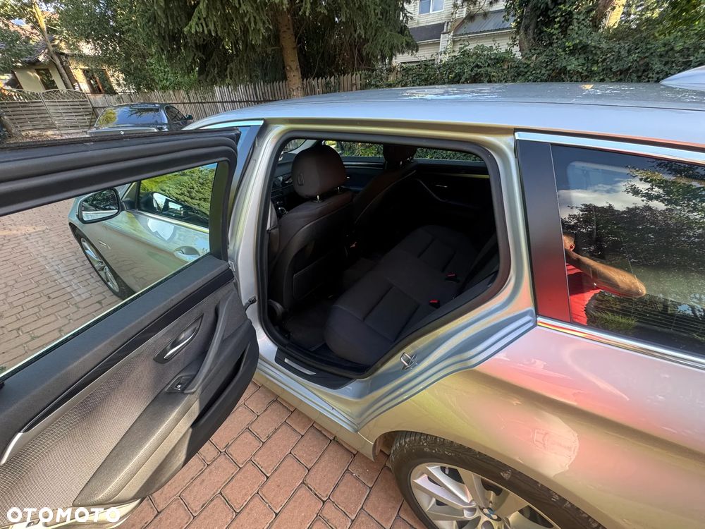BMW Seria 5 525d - 8