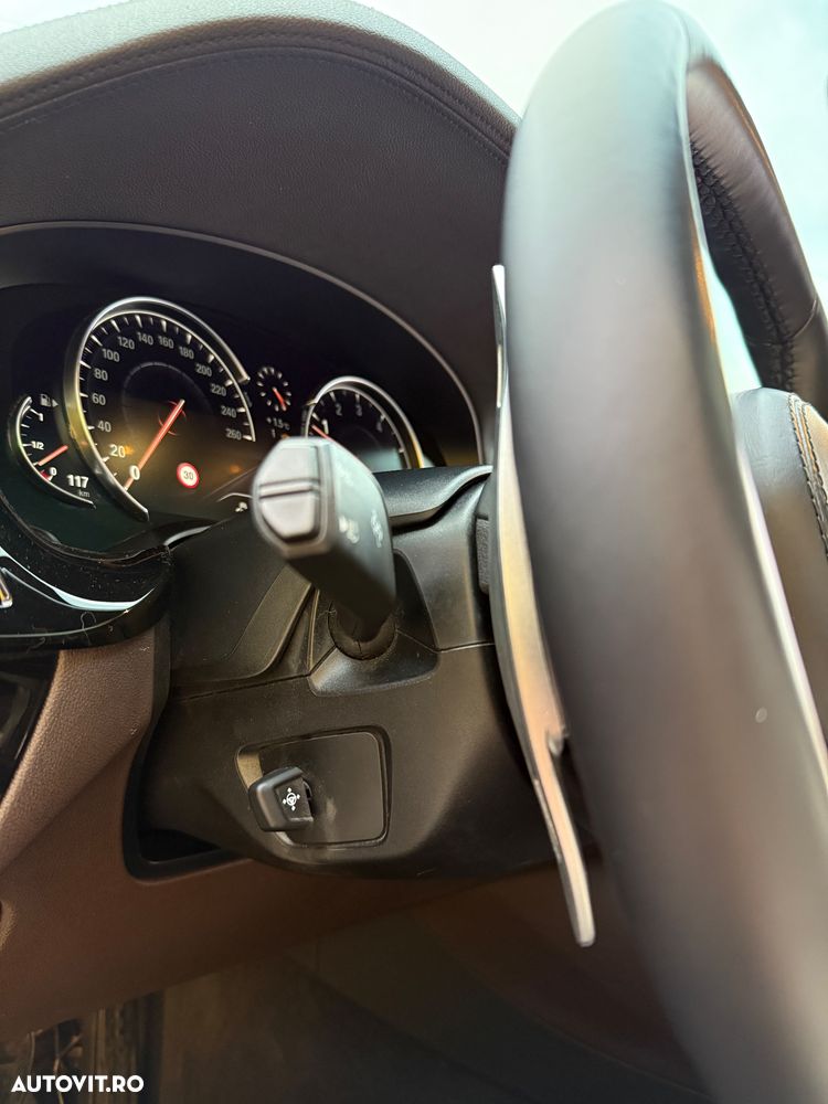 BMW Seria 5 530i xDrive AT - 22