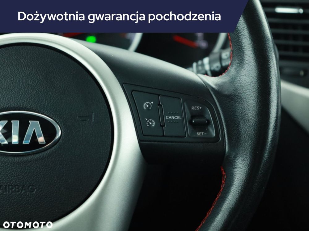 Kia Venga - 17
