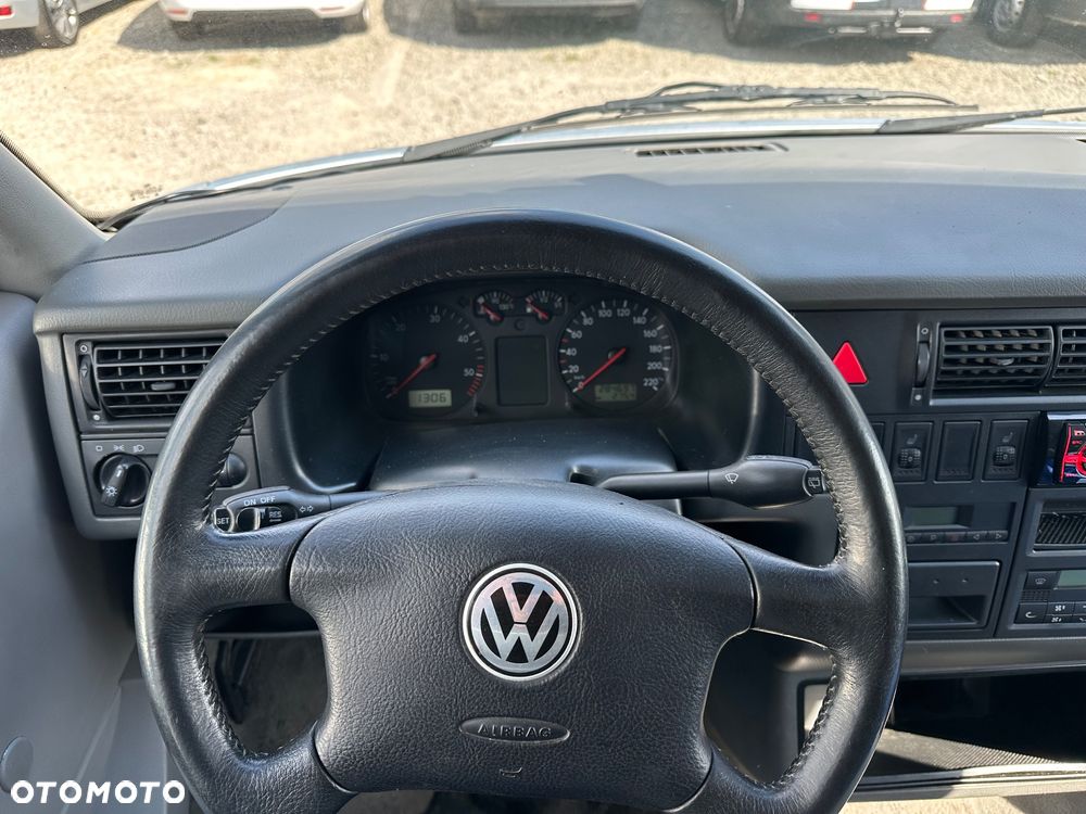 Volkswagen Multivan Standard - 16