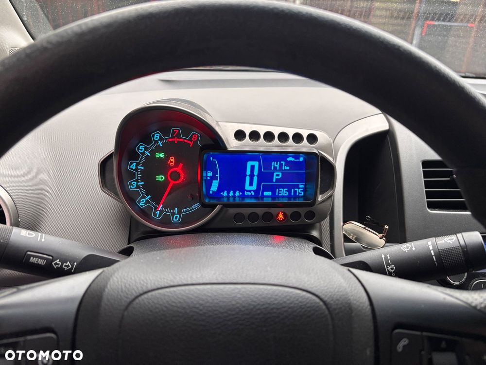 Chevrolet Aveo - 8