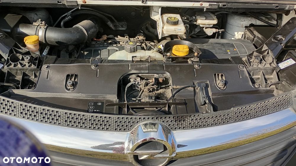 Opel Vivaro - 10