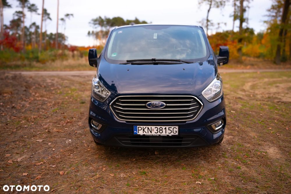 Ford Tourneo Custom - 19
