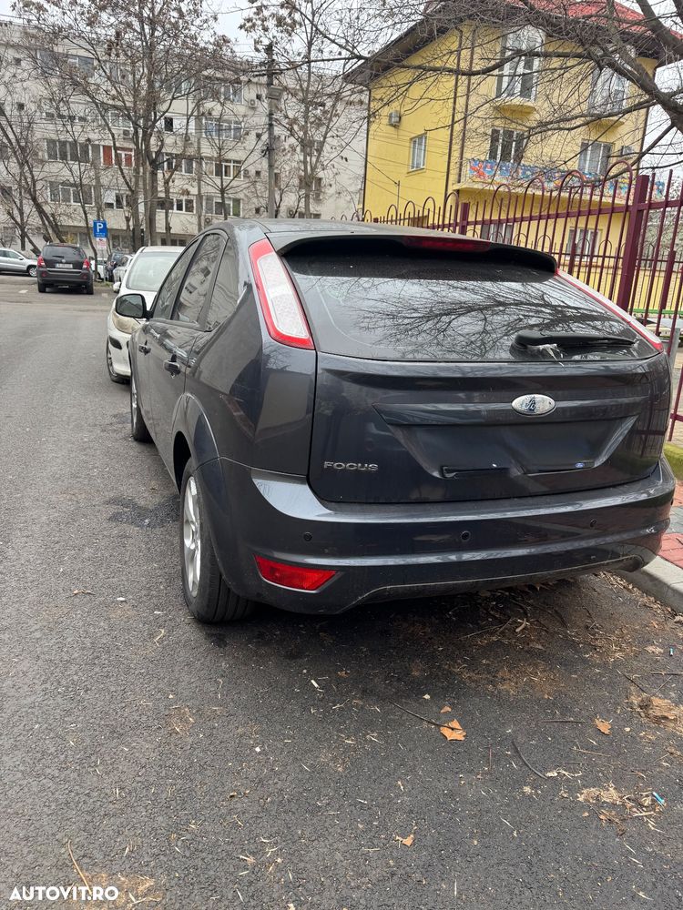 Ford Focus 1.6 Ambiente - 3