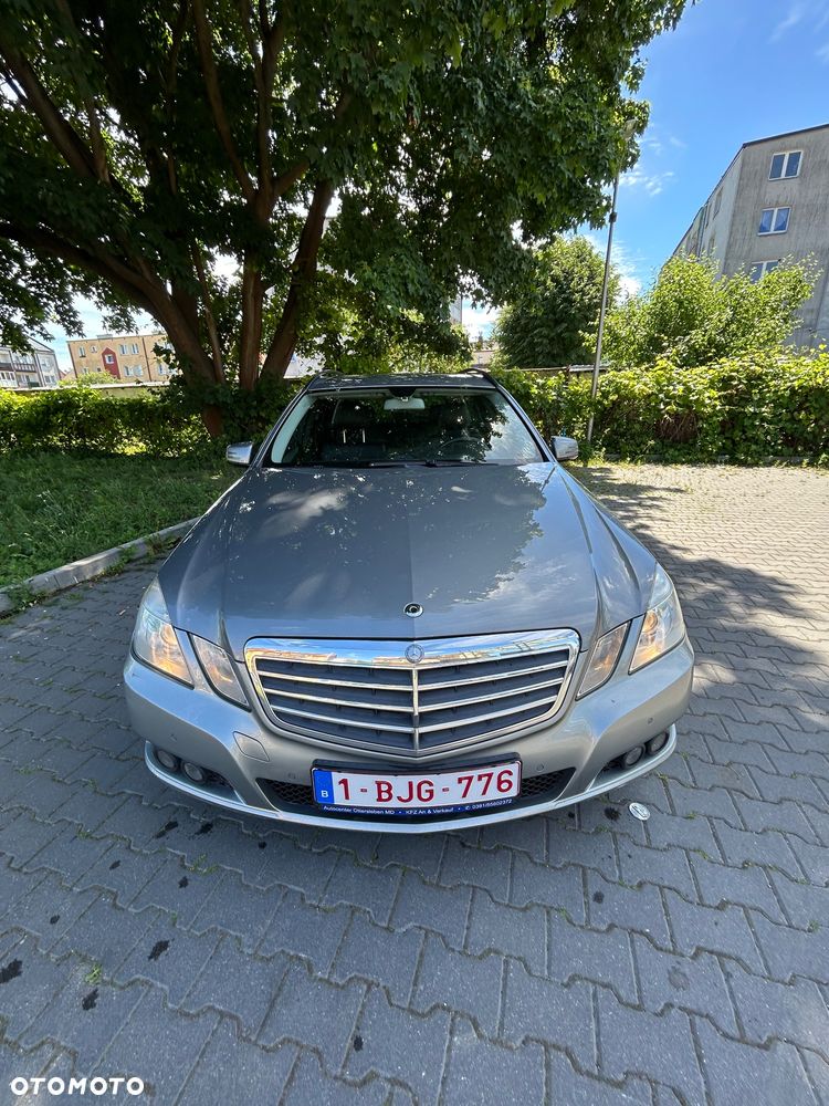 Mercedes-Benz Klasa E 250 CDI DPF 4Matic BlueEFFICIENCY 7G-TRONIC Avantgarde - 4
