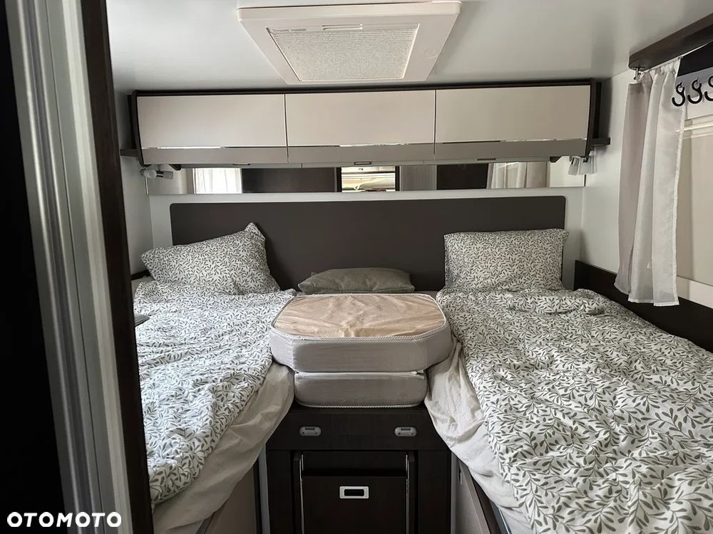 Ford Tessoro 463/ Benimar 8 - 15