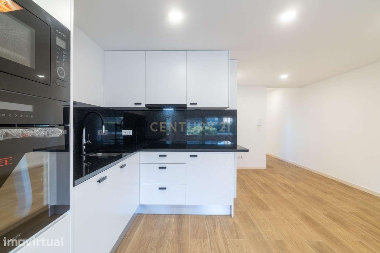 Apartamento T1 Remodelado e Mobilado no Primeiro Andar, Praia da Madal - Grande imagem: 3/22