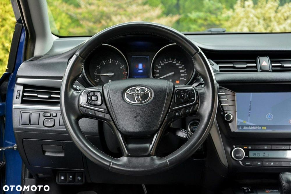 Toyota Avensis 1.8 Sol MS - 26