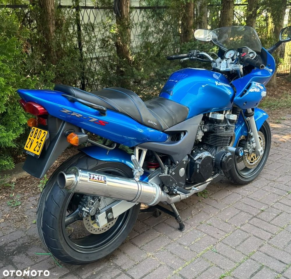 Kawasaki ZR - 11