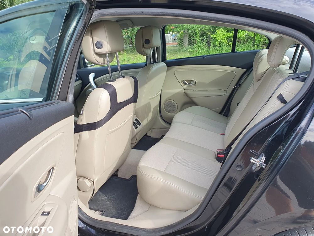 Renault Fluence 1.6 16V Privilege Euro5 - 10