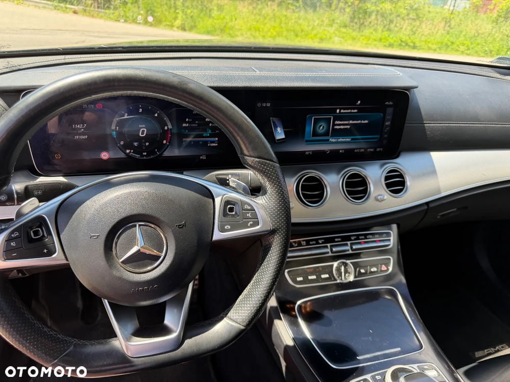 Mercedes-Benz Klasa E 220 d 4-Matic 9G-TRONIC - 12