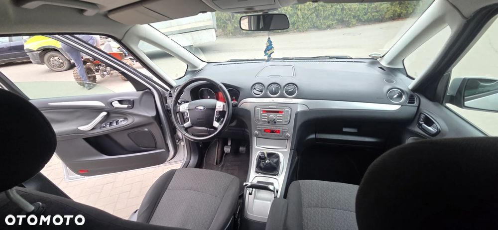 Ford Galaxy 2.0 TDCi Ghia - 34