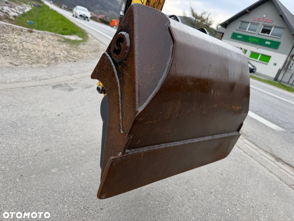 Yanmar SV08-1AS Japońska Minikoparka Koparka 1,1 tony. Maszyna jak Nowa. 2017rok. Pochodzi z Norweskiego Gospodarstwa Ogrodniczego! 2 łyżki. Rozsuwane Podwozie. Dokumentacja. Dodatkowe sekscje Hydrauliczne na młot lub wiertnice. Ani deka luzów czy wycieków. Szybkozłącze. Oryginalne łyżki Steelwrist! Skrętne ramię. OKAZJA Zadbana Maszyna! Bardzo oszczędny silnik Yanmar. Mocne pompy Hydrauliczne!! - 39