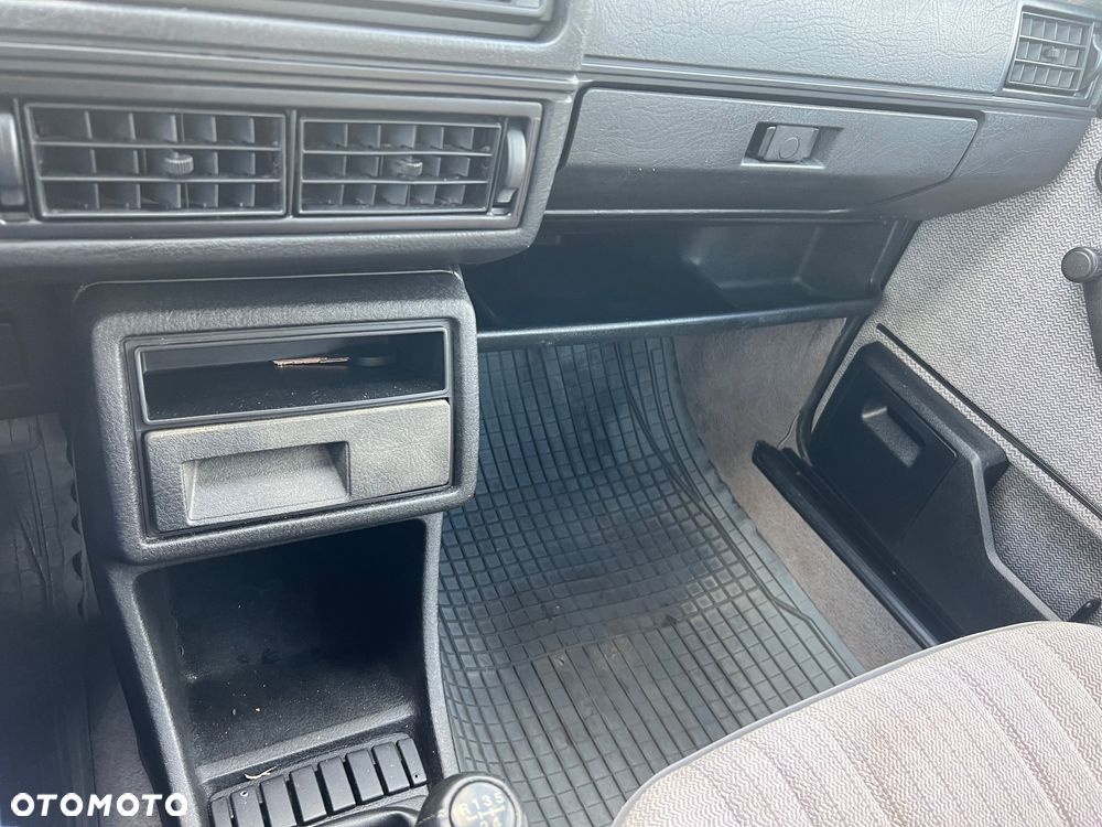 Volkswagen Jetta 1.8 CL - 21