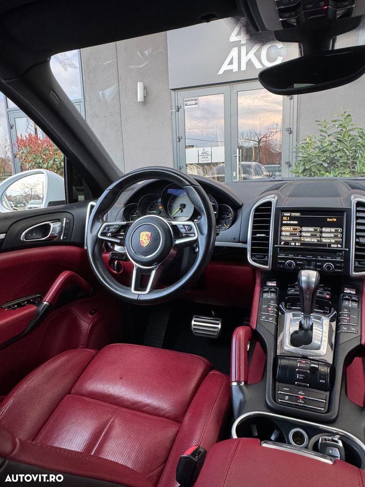 Porsche Cayenne - 29