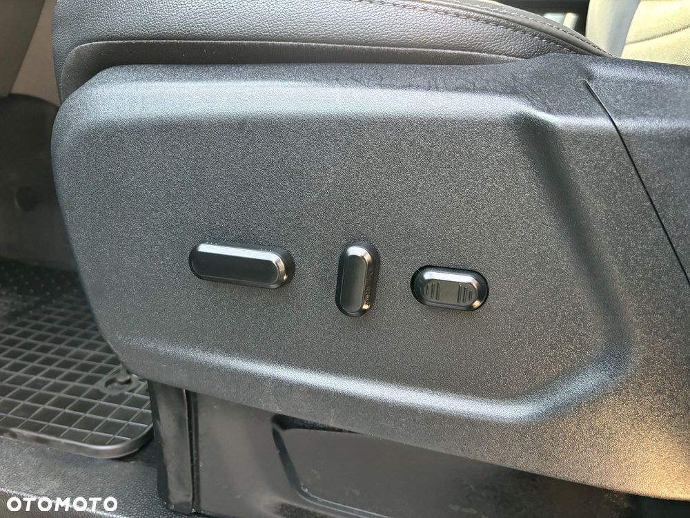 Ford Tourneo Custom 2.0 EcoBlue L1 Titanium SelectShift - 18