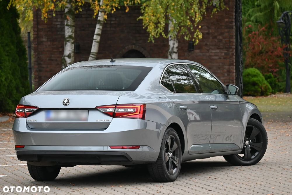 Skoda Superb 2.0 TDI DSG Premium Edition - 38