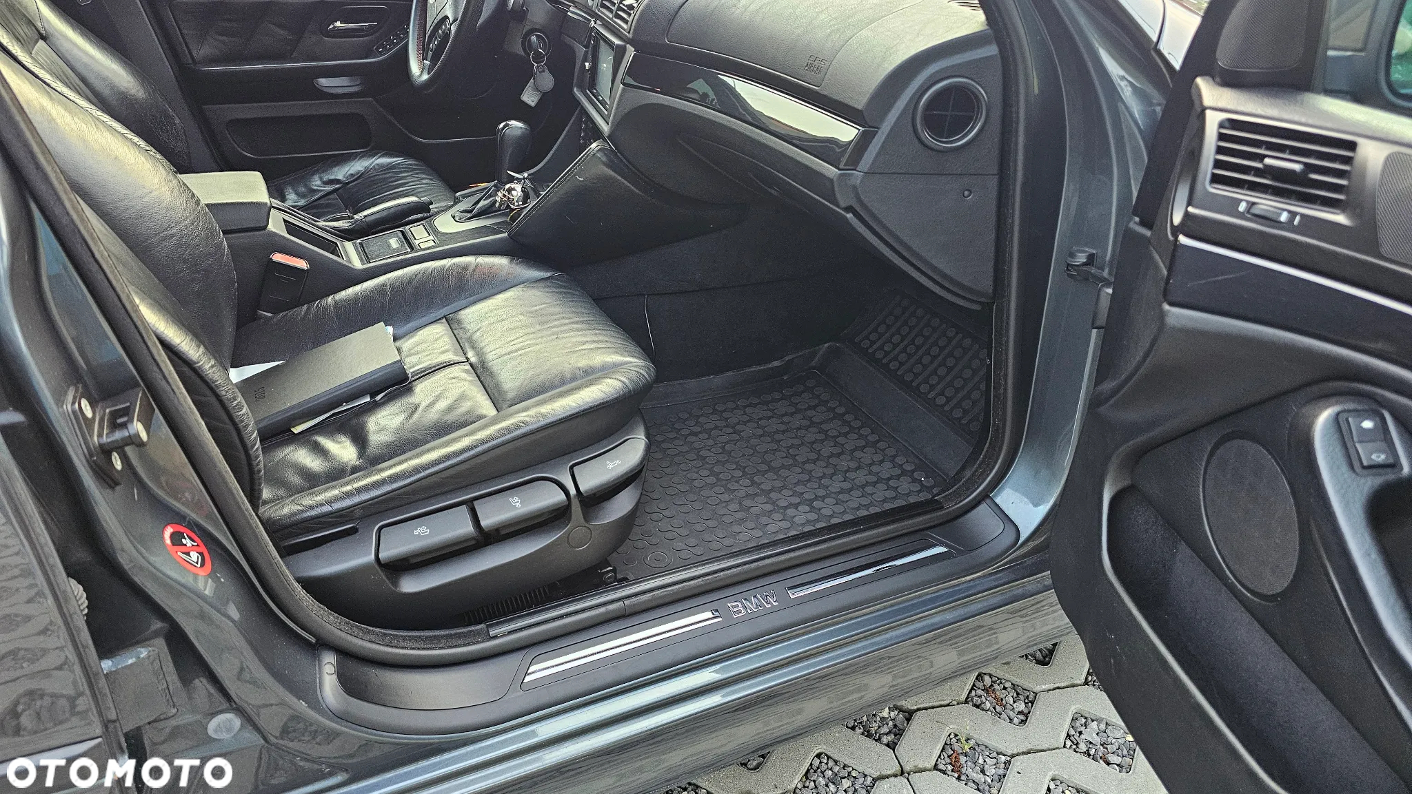 BMW Seria 5 - 32