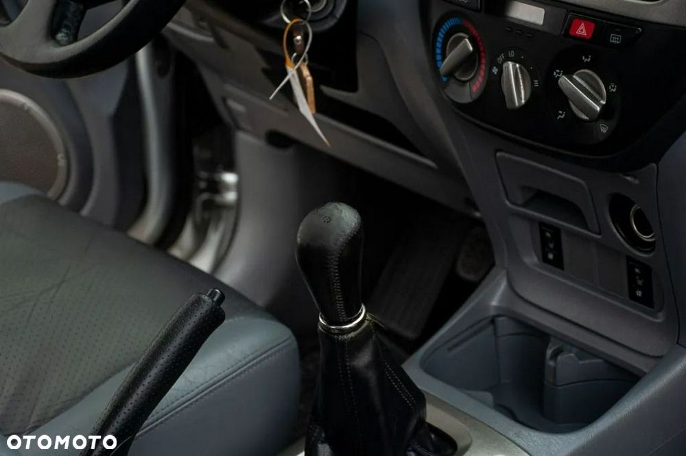 Toyota RAV4 2.0 VVT-i Sol - 14
