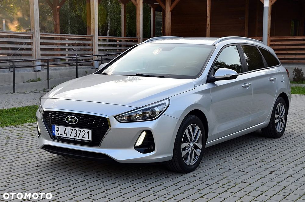 Hyundai i30 1.4 T-GDI Family+ - 10