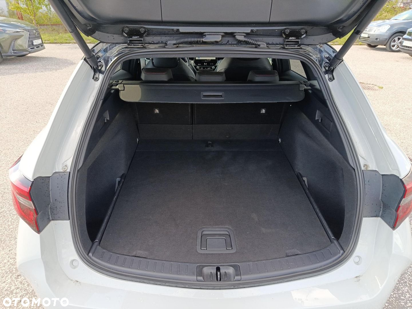 Toyota Corolla 1.8 Hybrid GR Sport Dynamic - 13