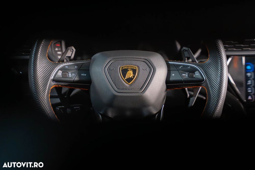 Lamborghini URUS - 33
