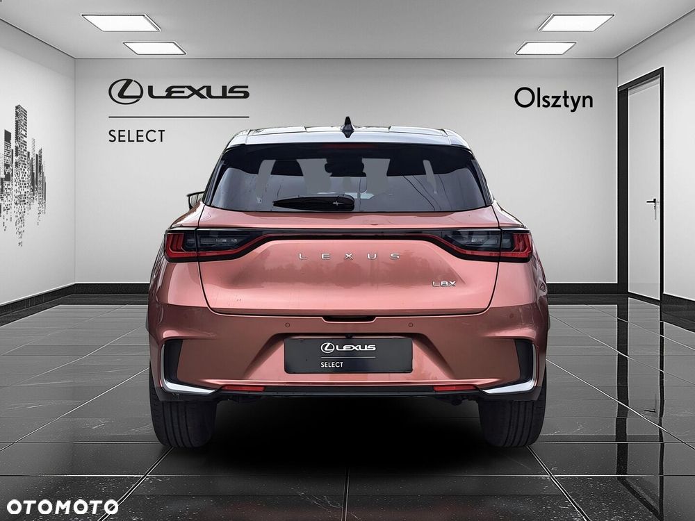 Lexus LBX - 7