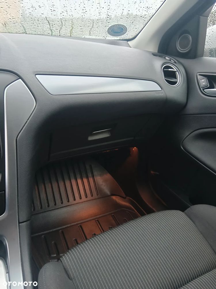 Ford Mondeo Turnier 2.0 EcoBoost Titanium - 11