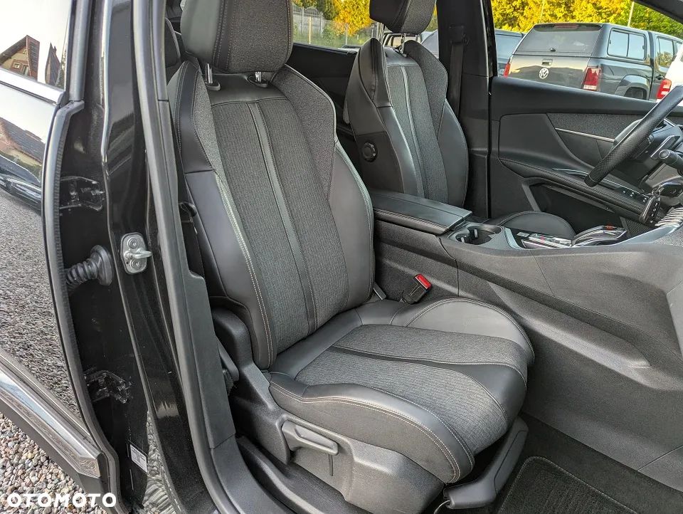 Peugeot 5008 THP 165 EAT6 Allure - 27