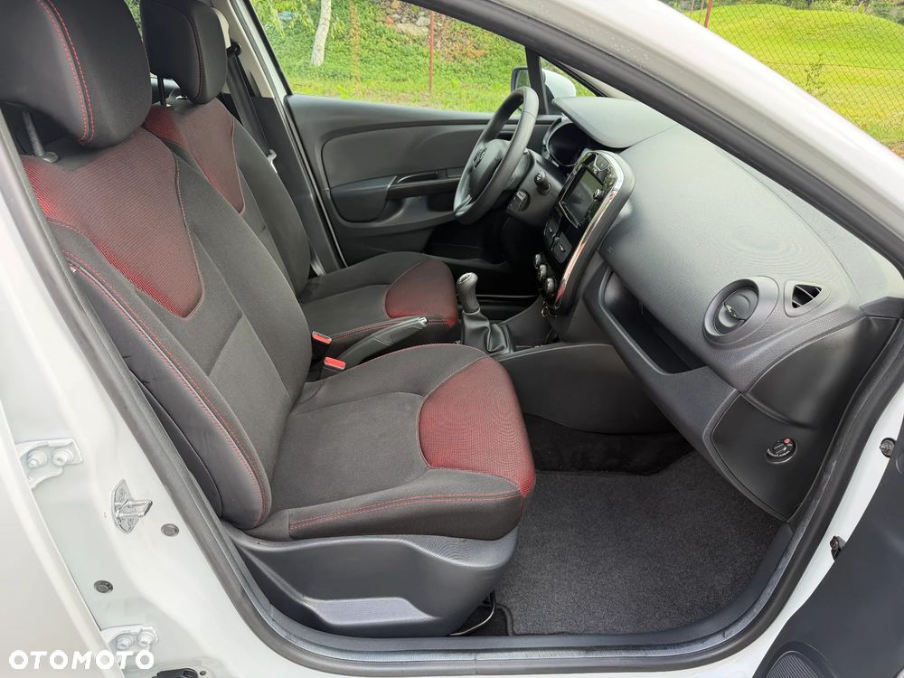 Renault Clio 1.2 16V 75 Life - 32