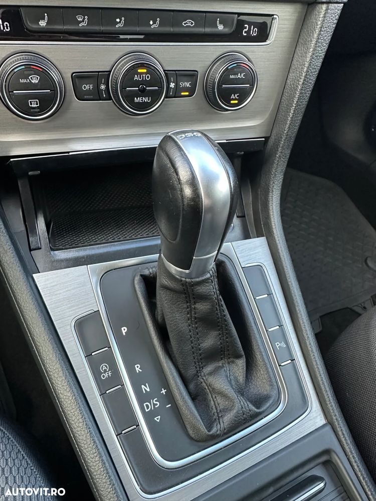 Volkswagen Golf - 17