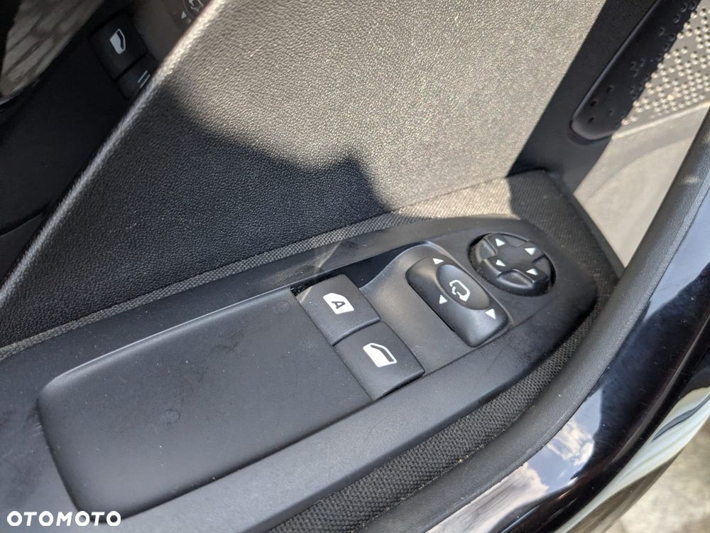 Peugeot 208 1.2 VTi Style - 11