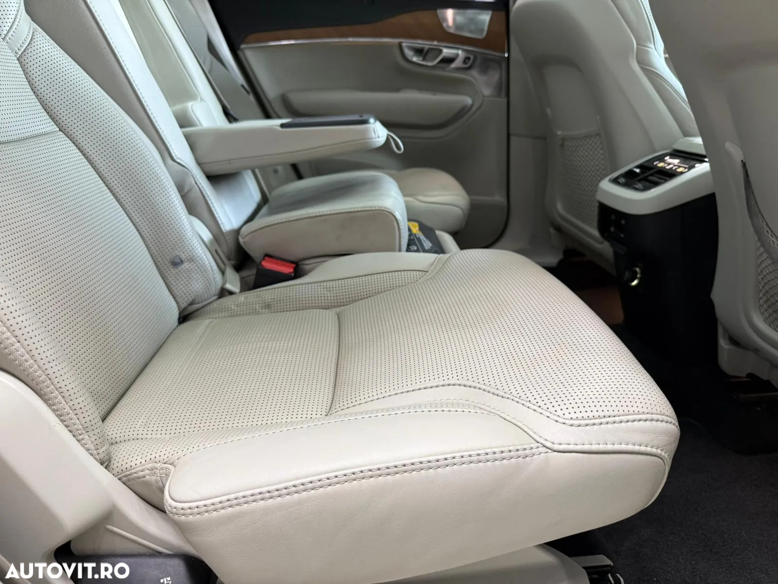 Volvo XC 90 D5 AWD Geartronic Inscription - 32