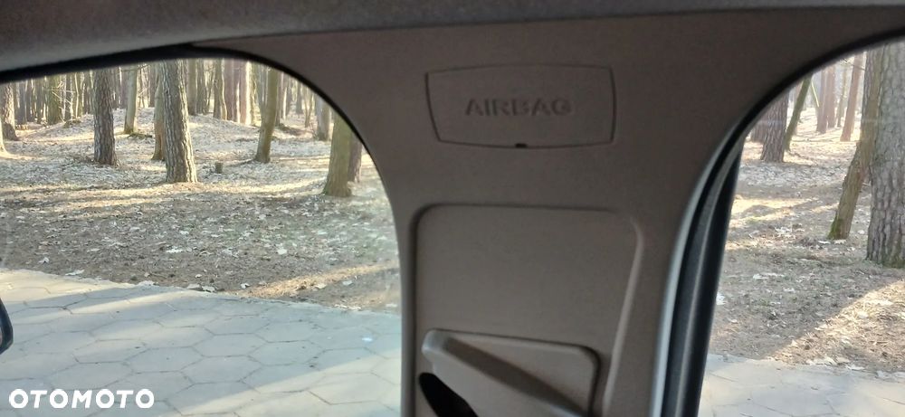 Ford Focus 1.6 16V Ghia - 19